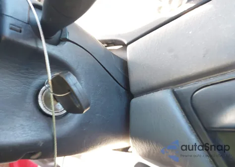 2002 Ford Focus Lx из США, поврежденный, VIN 1FAFP33P22W203784